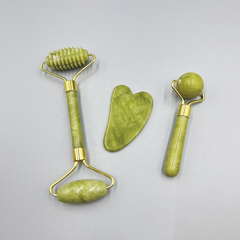 19*16*5cm Mini Jade Roller de mano de marca privada para levantar el rostro Gua Sha Set Box Tools 2023